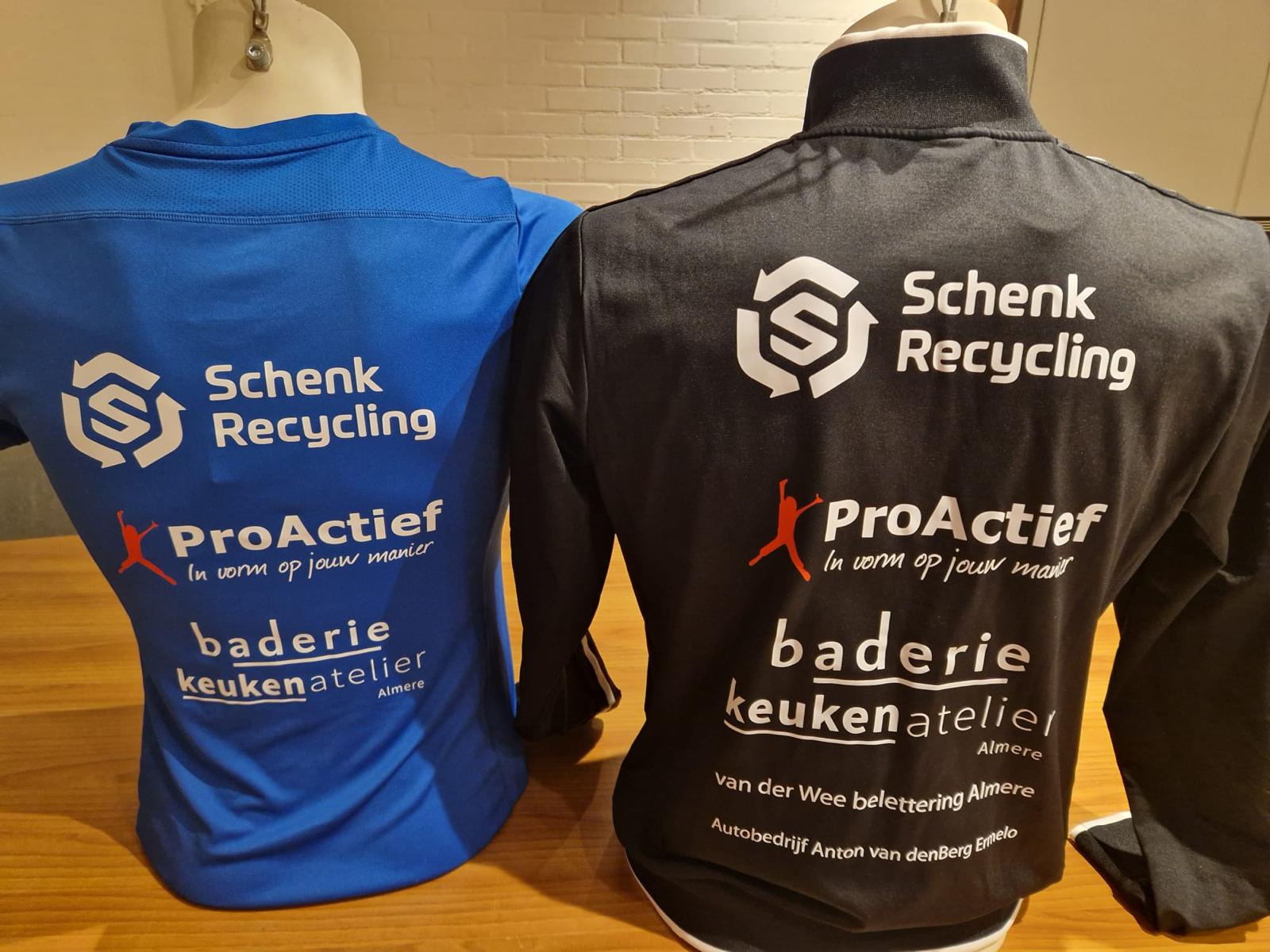Jeugd shirt en jack achterkant